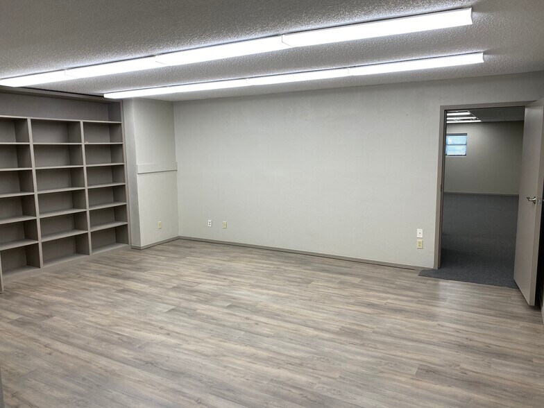 More Photos Of 522 Benson Ln, Roanoke Office For Lease