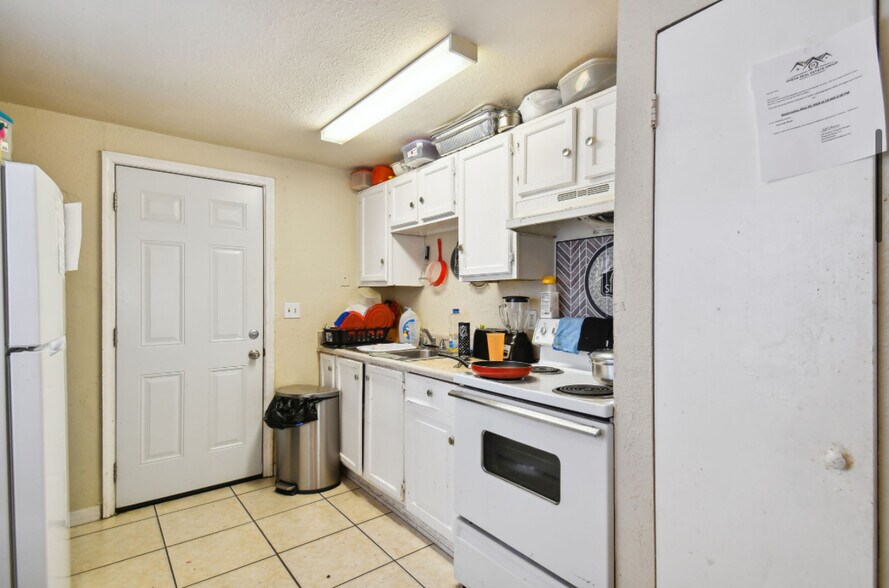 More Photos Of 4507-4517 E Giddens Ave, Tampa Multifamily For Sale