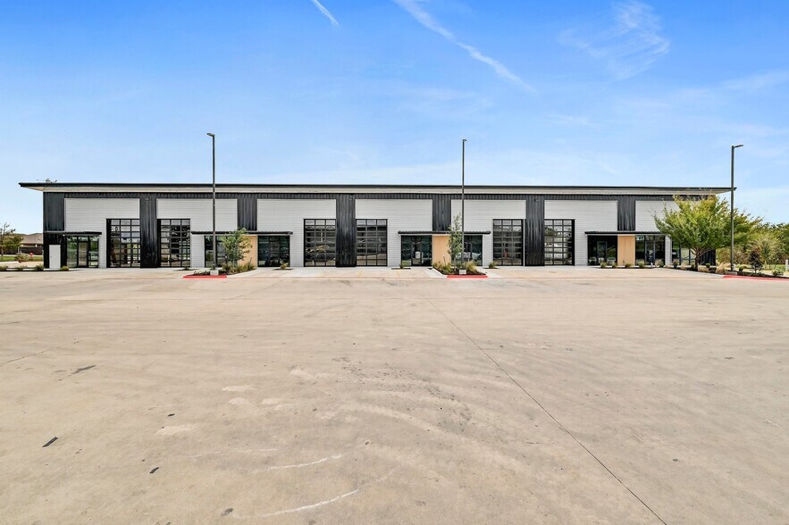 More Photos Of 300 Co Rd 199, Hutto Flex For Lease