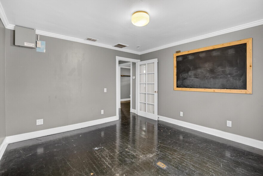 More Photos Of 1305 N Armenia Ave, Tampa Office For Sale