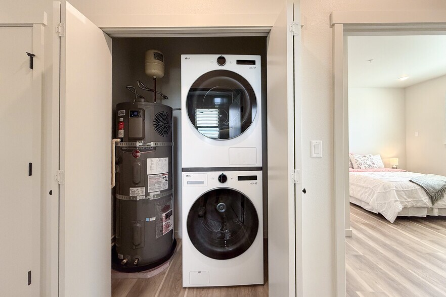 More Photos Of 1007 Grandridge Road, Grandview Apartments For Sale