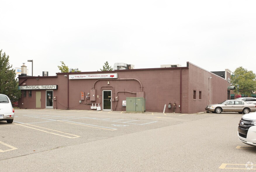 More Photos Of 29517-29525 Ford Rd, Garden City Office For Lease