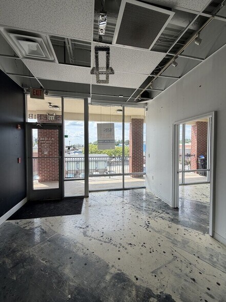 More Photos Of Peachtree Industrial Blvd @ SEC Peachtree Industrial & Chamblee, Chamblee Unknown For Lease