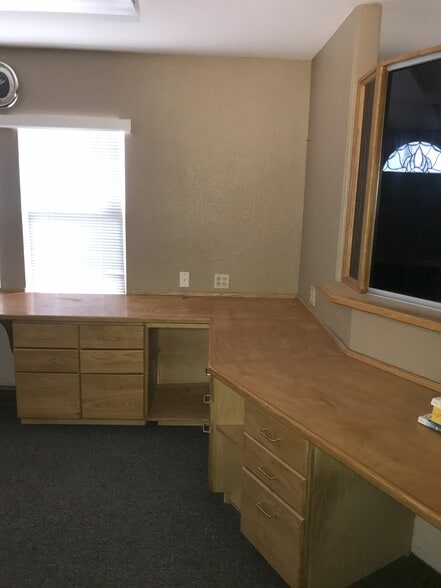 More Photos Of 404 S Pratt Ave, Carson City Office For Sale