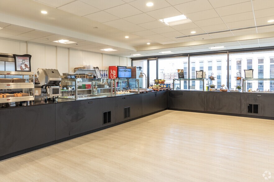 More Photos Of 100 Light St, Baltimore Office For Lease