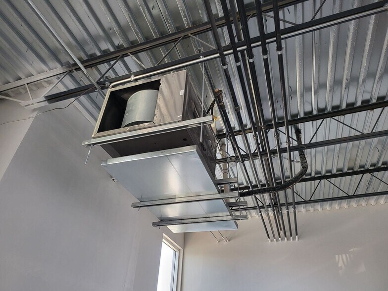 More Photos Of 2300 S Archer Ave, Chicago Storefront For Sale