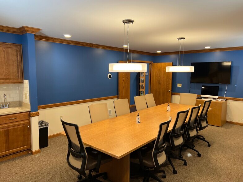 Primary Photo Of 1002 N Eaton St, Albion Office For Sale