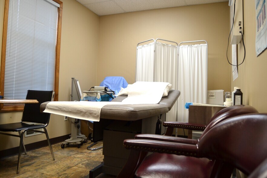 More Photos Of 670 N Beers St, Holmdel Medical For Sale