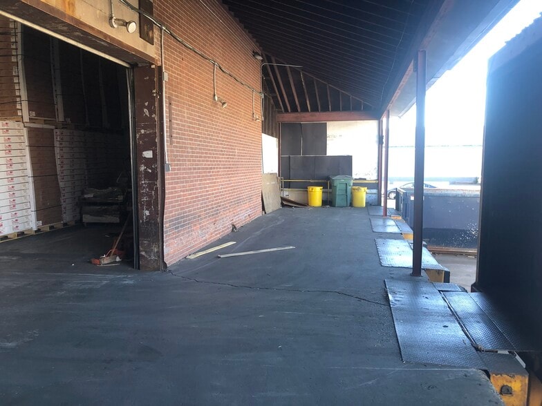 More Photos Of 263-275 Park Ave, East Hartford Warehouse For Lease