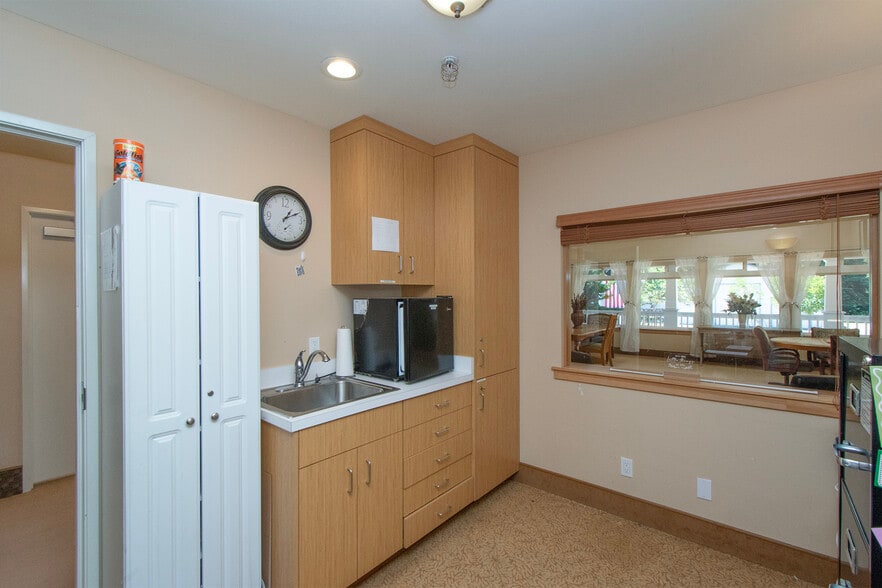 More Photos Of 202 Birdsong Ln, Port Angeles Healthcare For Sale