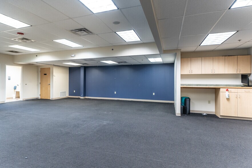 More Photos Of 1150 Hall of Fame Ave, Springfield Health Club For Lease