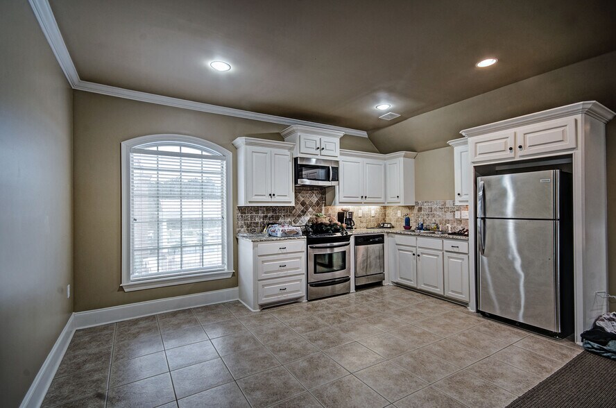 More Photos Of 1237 Highway 35, Forest Medical For Sale