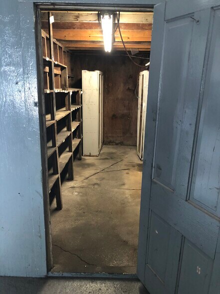 More Photos Of 3100 Fitzgerald Industrial Dr, Bowling Green Warehouse For Lease