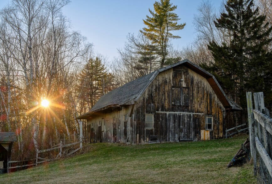 More Photos Of 35 Fawn Ledge Ln, Jamaica Religious Facility For Sale