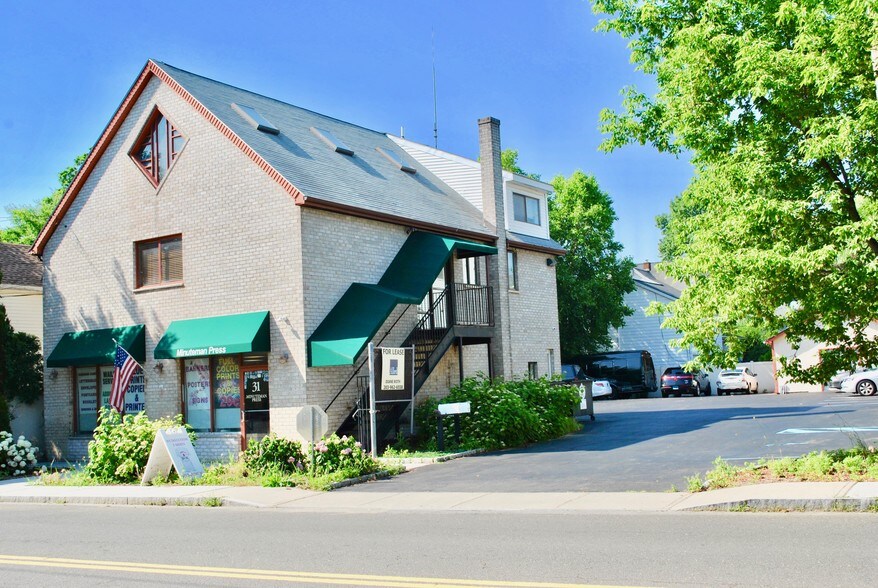 More Photos Of 31 Saint Roch Ave, Greenwich Office Residential For Lease