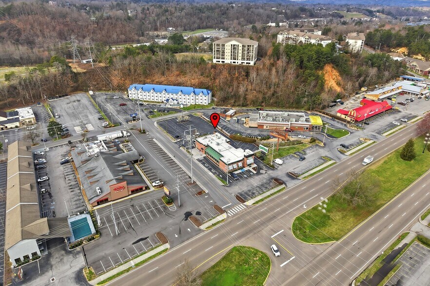 More Photos Of 3584 Parkway, Pigeon Forge Restaurant For Lease