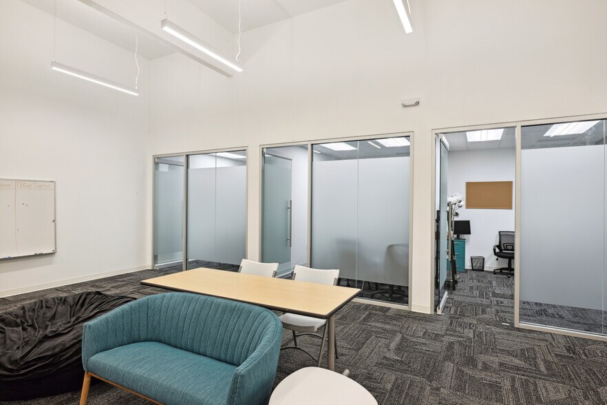 More Photos Of 159 Armour Dr NE, Atlanta Showroom For Lease