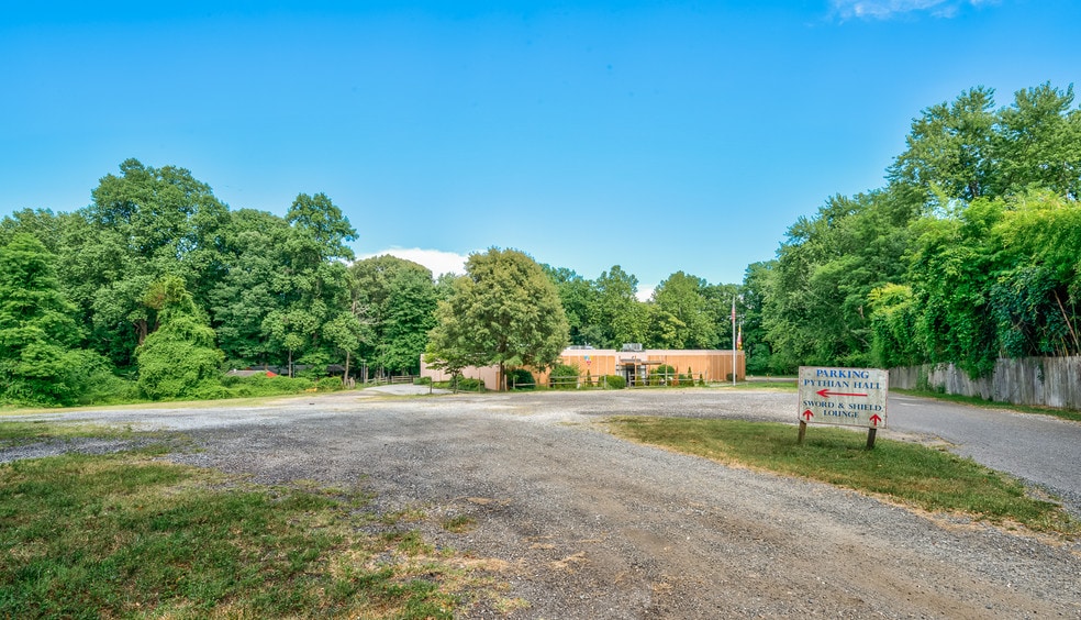 More Photos Of 10 Pythian Dr, Edgewater Lodge Meeting Hall For Sale