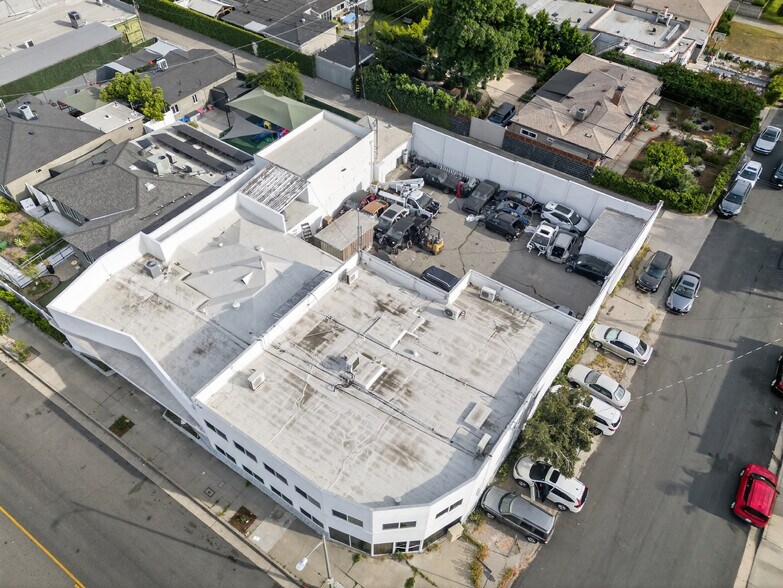 More Photos Of 10520 Magnolia Blvd, North Hollywood Office For Sale