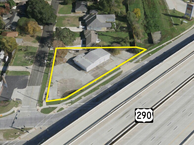 More Photos Of 10404 Northwest Fwy, Houston Service Station For Lease