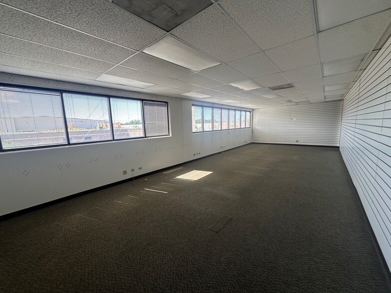 More Photos Of 4428 Malaai St, Honolulu Warehouse For Sale