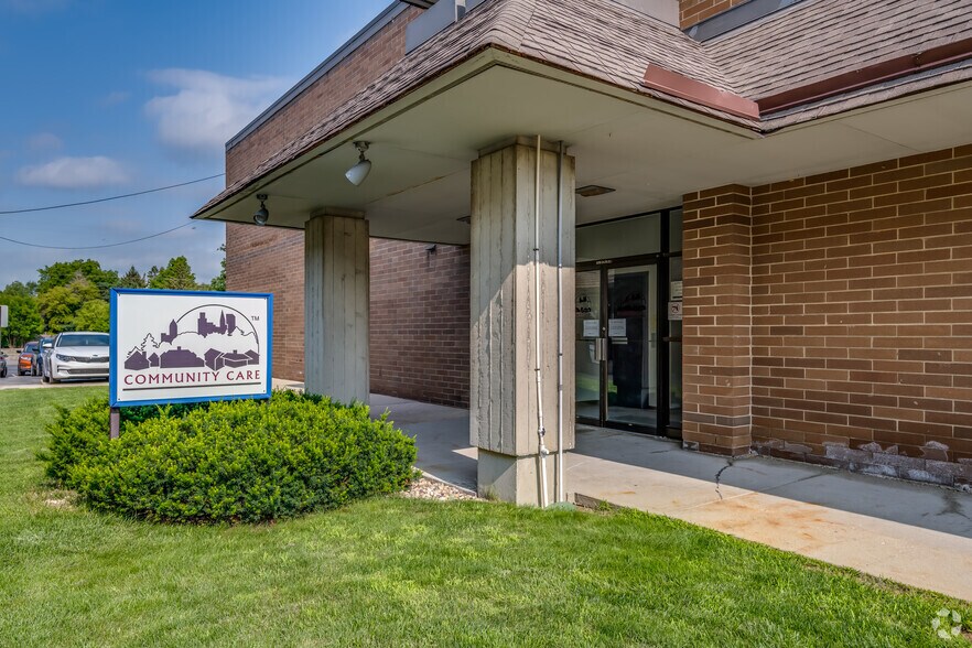 More Photos Of 6220 Washington Ave, Racine Freestanding For Lease