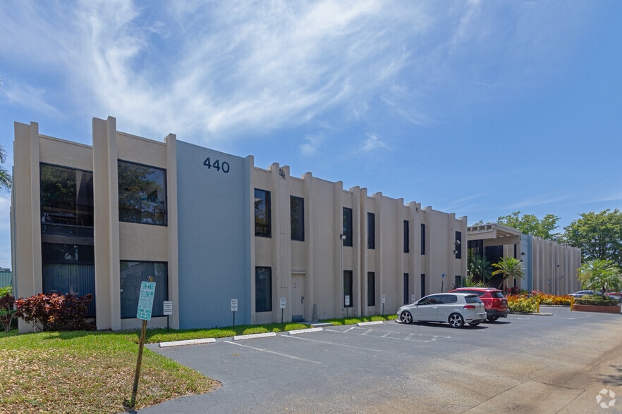 More Photos Of 440 E Sample Rd, Pompano Beach Office For Lease