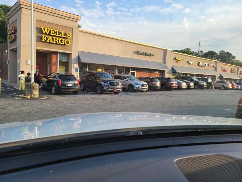 More Photos Of 2290-2310 Cascade Rd SW, Atlanta Unknown For Lease