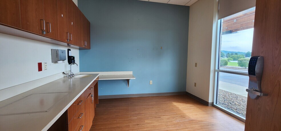 More Photos Of 10 Trieble Dr, Tunkhannock Medical For Sale