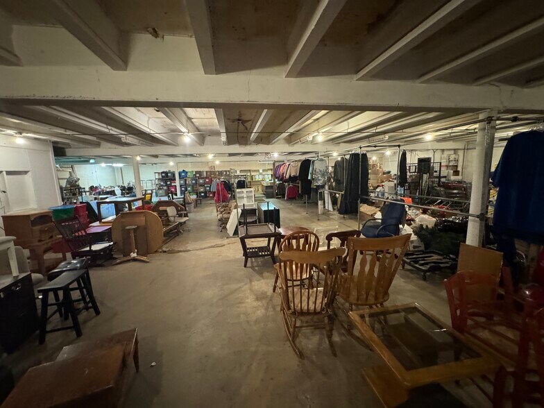 More Photos Of 1050 Leonard St Ne, Grand Rapids General Retail For Sale