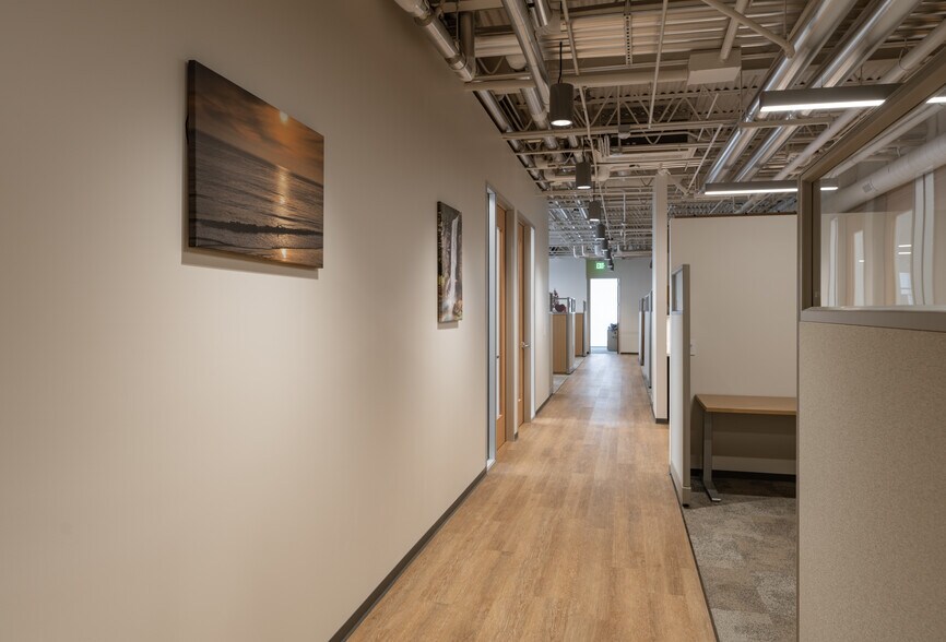 More Photos Of 130 Robin Hill Rd, Goleta Loft Creative Space For Lease