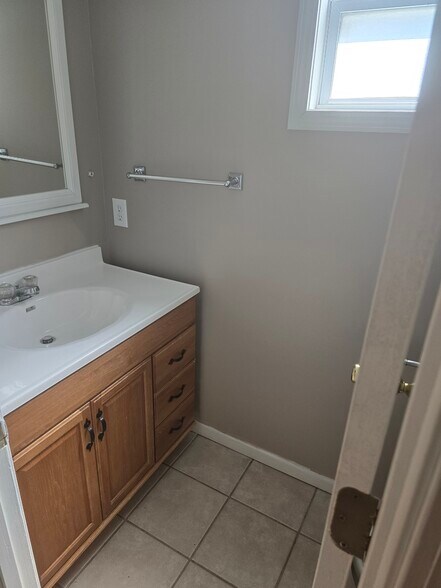 More Photos Of 593-621 Glen Ct, Lansing Apartments For Sale