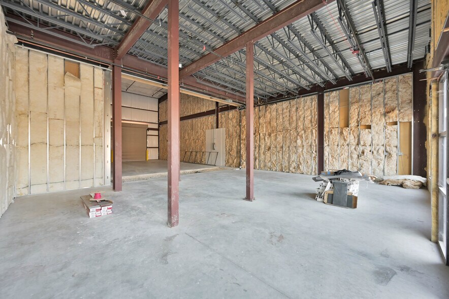 More Photos Of 24527 Gosling Rd, Spring Flex For Lease