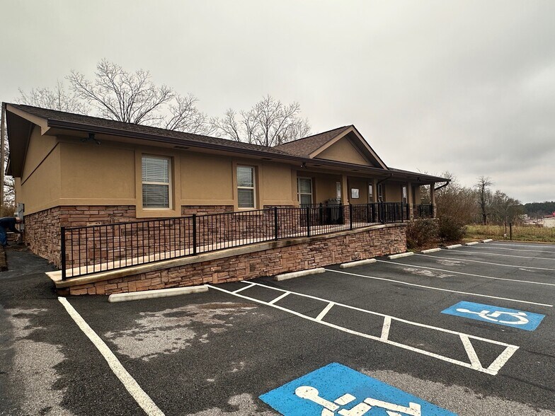 More Photos Of 790 Hist 441 hwy, Demorest Office For Sale