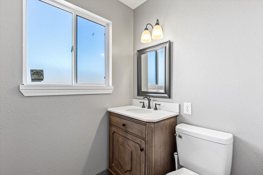 More Photos Of 10906 Hackett Rd, Yakima Industrial For Sale