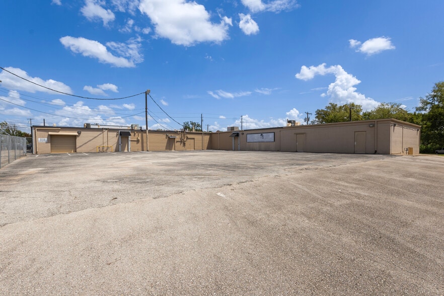 More Photos Of 421 S Beckham Ave, Tyler Medical For Lease