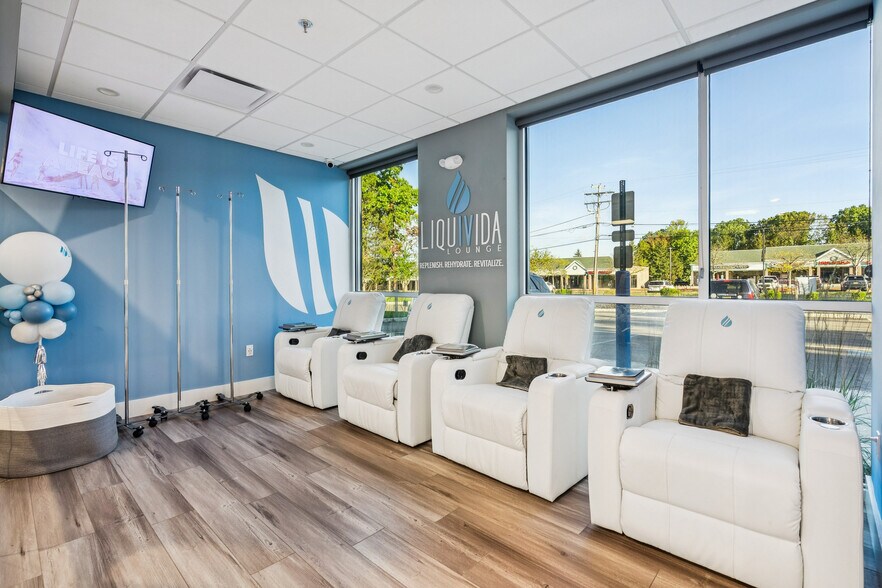 More Photos Of 55 Willow Ln, Marlboro Medical For Lease