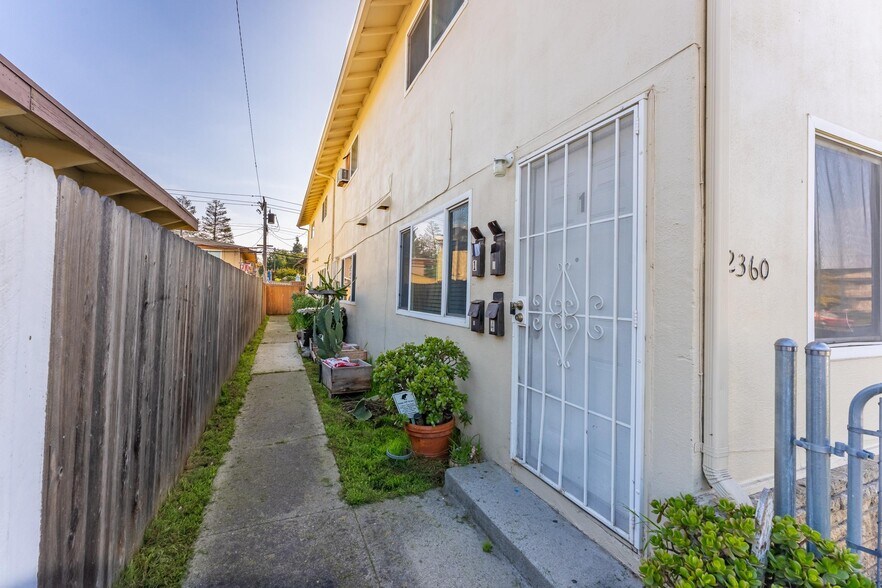 More Photos Of 2360 Mammoth Dr, San Jose Apartments For Sale