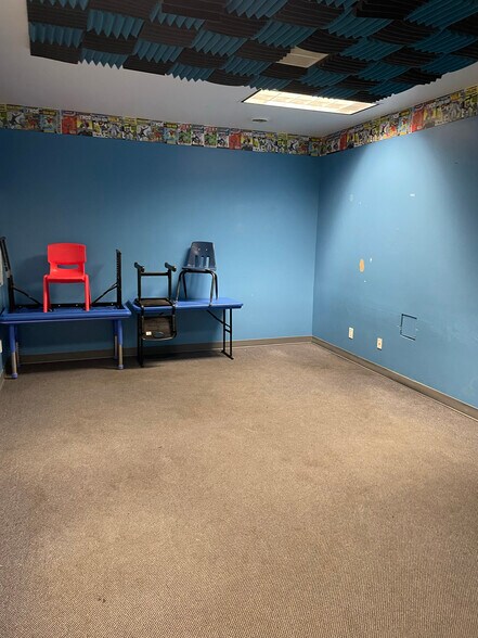 More Photos Of 3949 N River Rd, Freeland Office For Lease