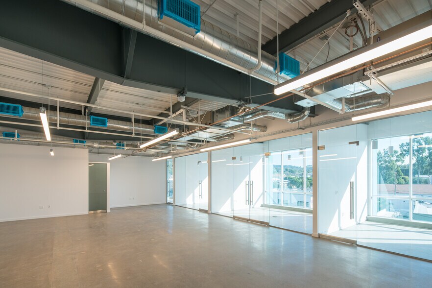 More Photos Of 5015 Eagle Rock Blvd, Los Angeles Loft Creative Space For Lease
