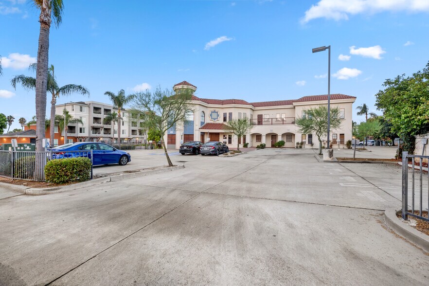 More Photos Of 200 E Washington Ave, Escondido Office For Lease