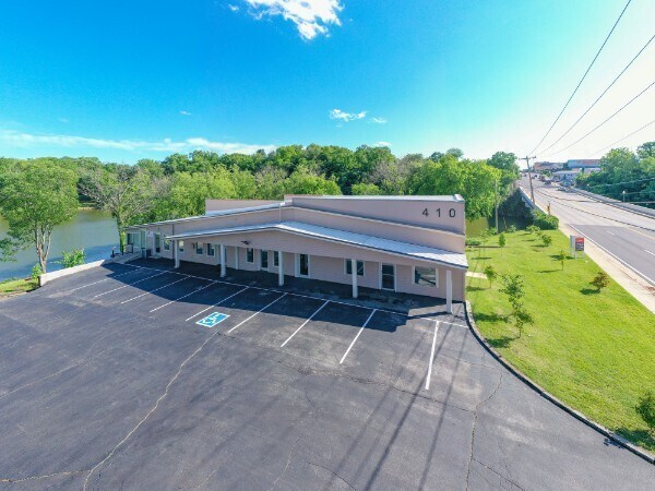 More Photos Of 410 Dinah Shore Blvd, Winchester Office Residential For Sale