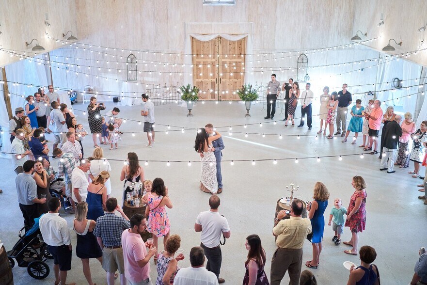 More Photos Of 95 Dot Ln, Tabor City Winery Vineyard For Lease