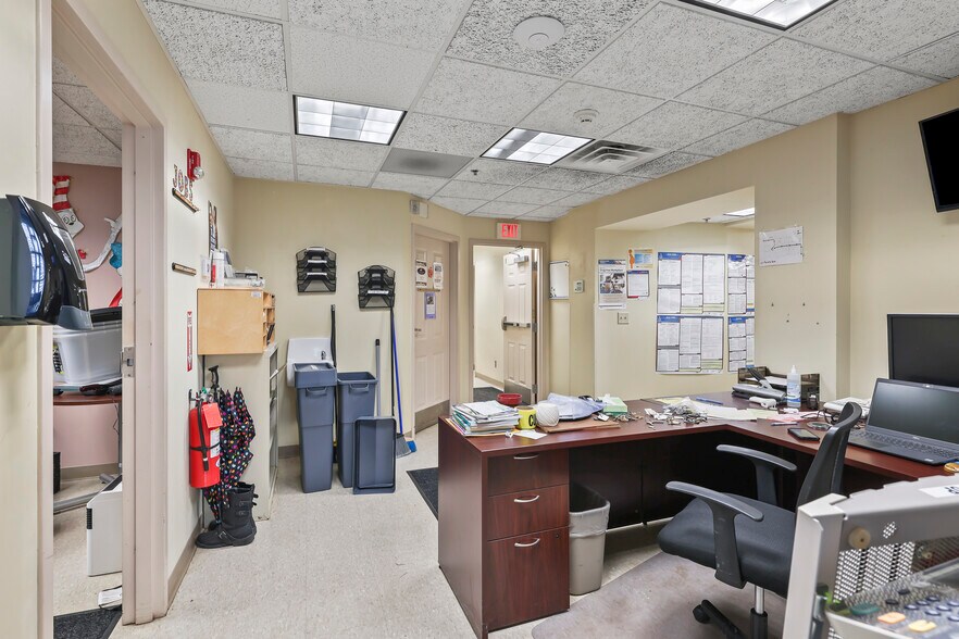 More Photos Of 1631 Main St, Niagara Falls Industrial For Sale