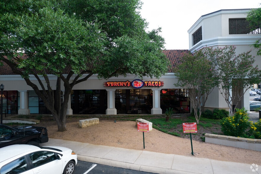 More Photos Of 999 E Basse Rd, San Antonio Unknown For Lease