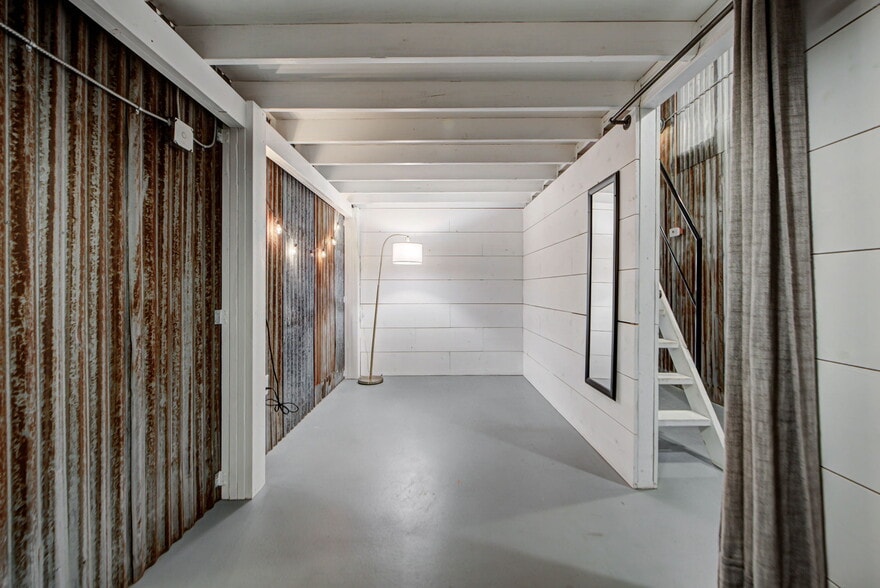 More Photos Of 210 Main st, Minco Health Club For Sale