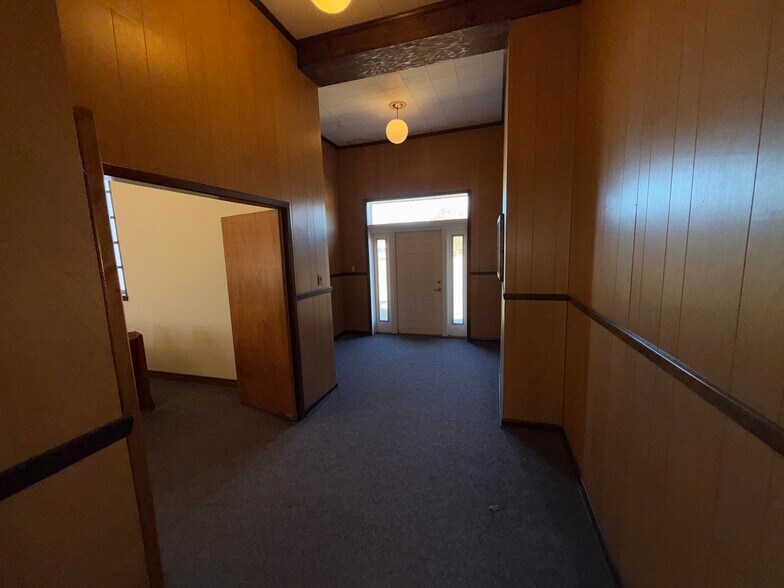 More Photos Of 702 E Church St, Atmore Specialty For Sale