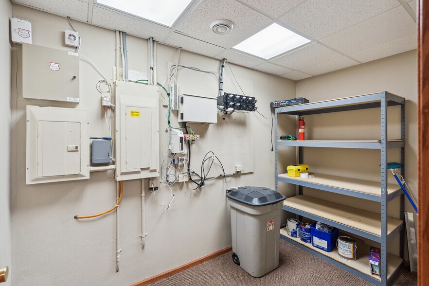 More Photos Of 101 E Linn St, Marshalltown Office For Sale