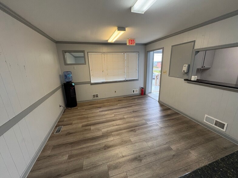 More Photos Of 2417 Candler Rd, Decatur Office For Lease