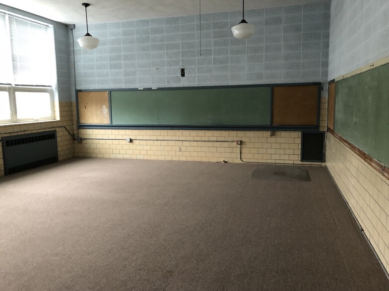 More Photos Of 18430 Utica Rd, Roseville Religious Facility For Sale